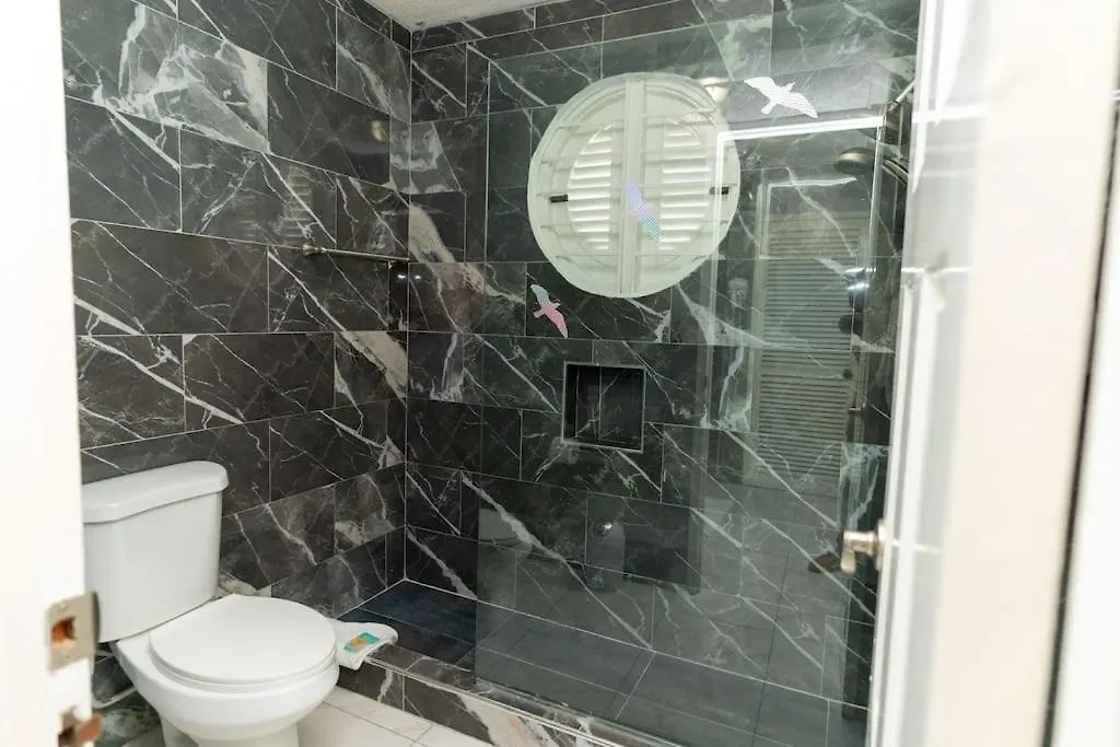 Coastal Bliss -Oceanview 2-Bedroom Condo In The Heart Of Ocho Rios Town Jamaica